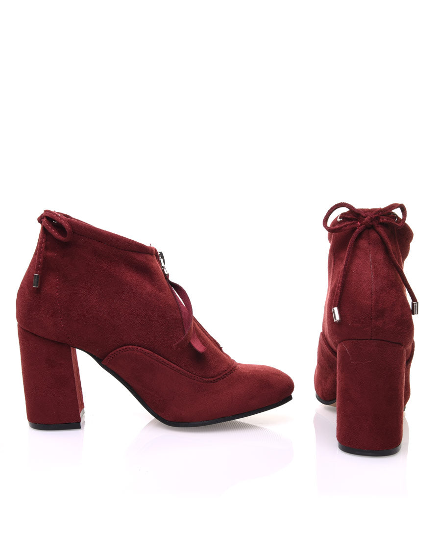 Bottines souples en suédine bordeaux à talons hauts