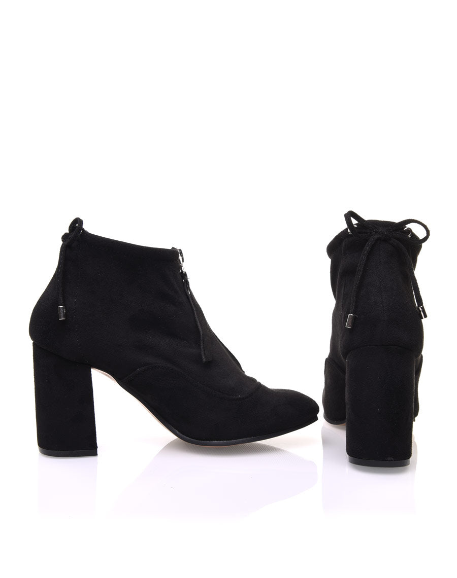 Bottines souples en suédine noires à talons hauts