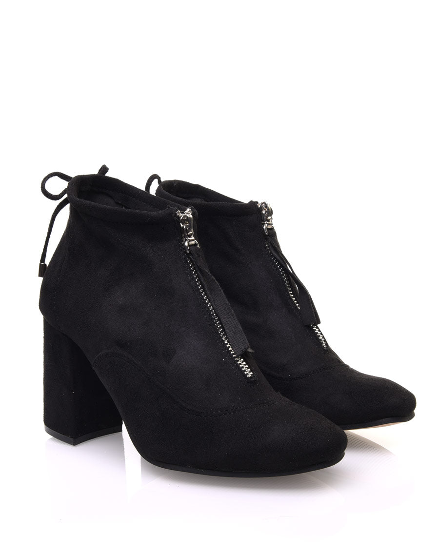 Bottines souples en suédine noires à talons hauts