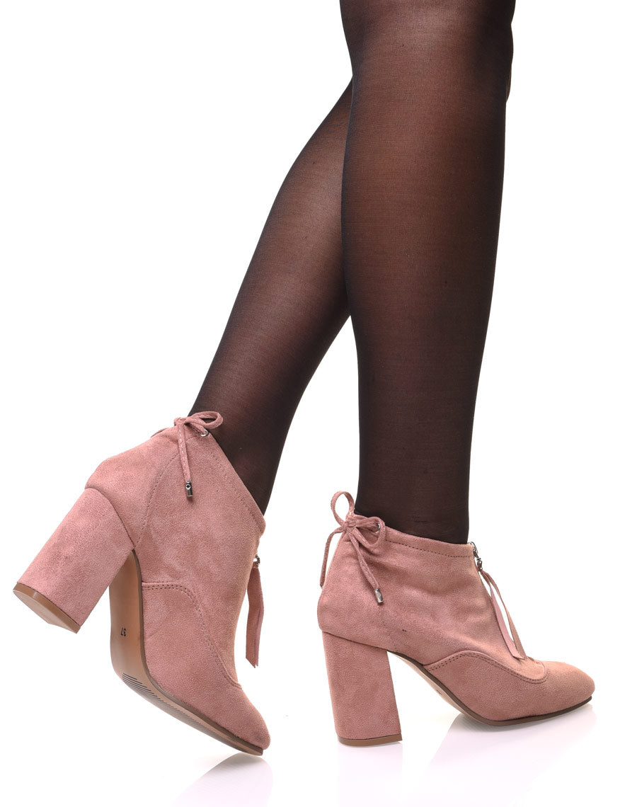 Bottines souples en suédine roses à talons hauts