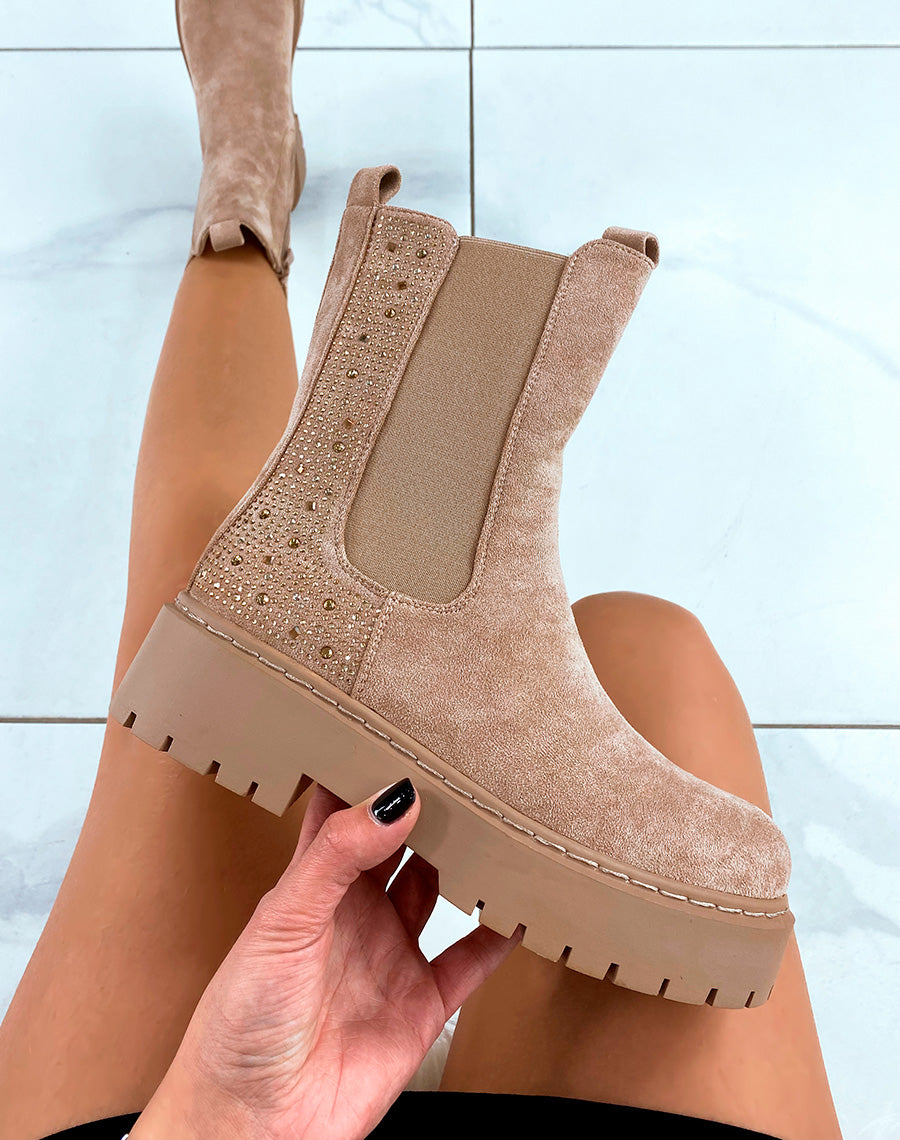 Bottines Style Chelsea Beiges avec Éclat Pailleté – Incontournables du Dressing Féminin