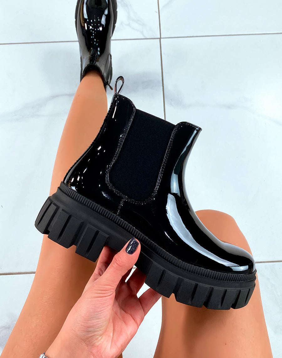 Bottines style Chelsea noirs vernis