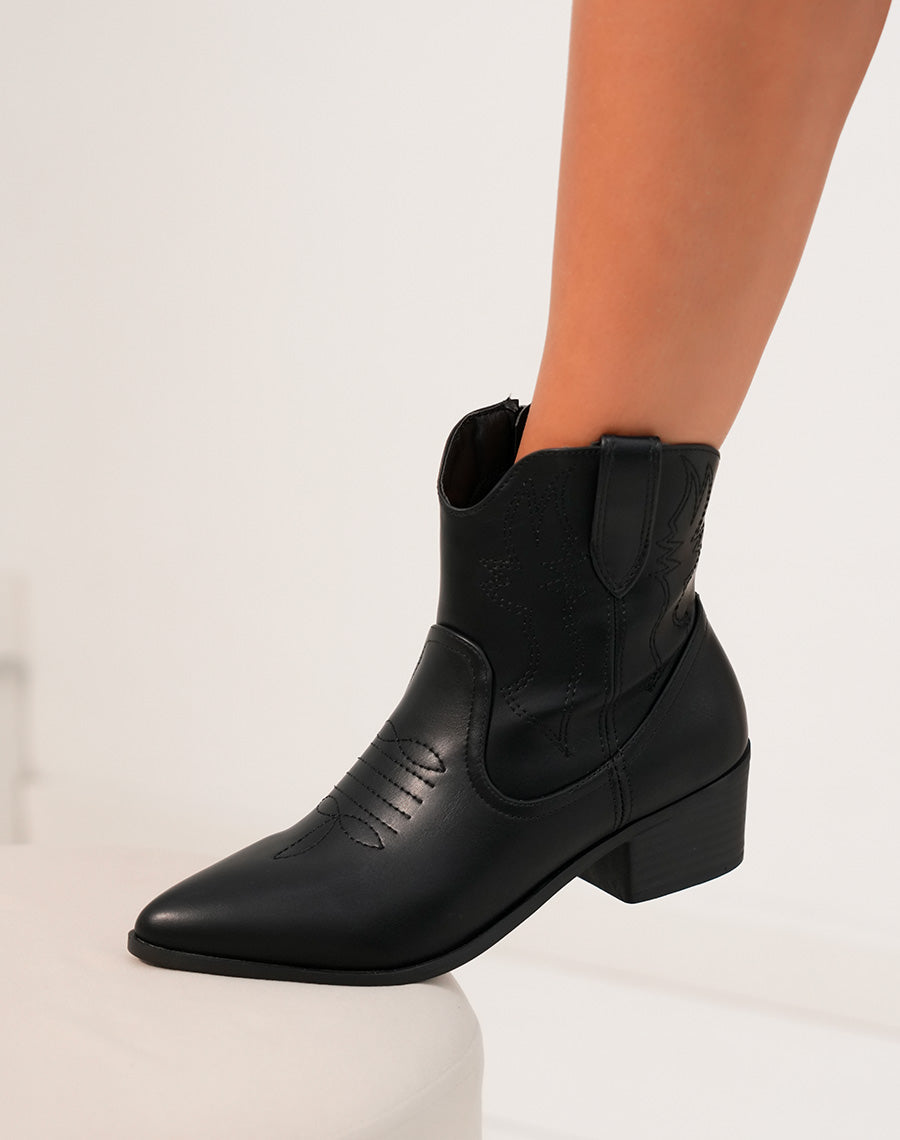 BOTTINES STYLE SANTIAG NOIRES LISSE POUR FEMME?