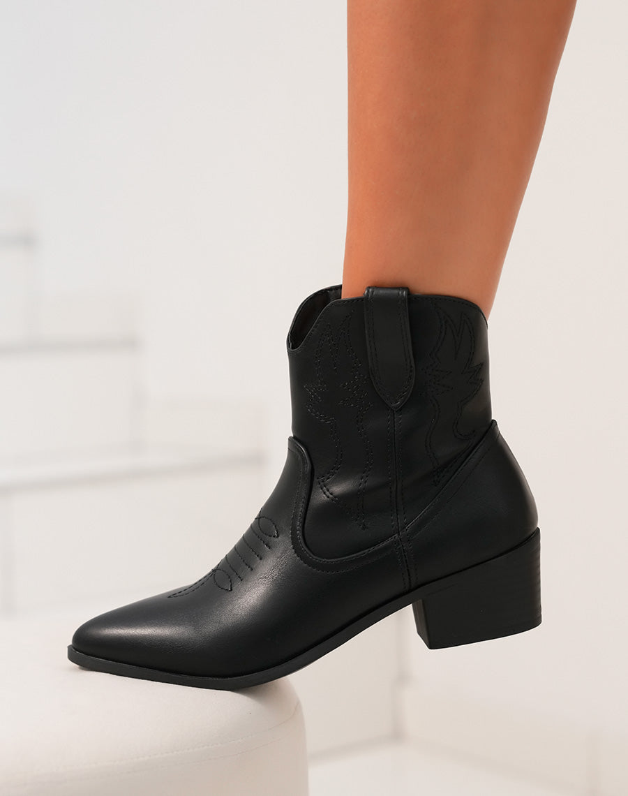 BOTTINES STYLE SANTIAG NOIRES LISSE POUR FEMME?