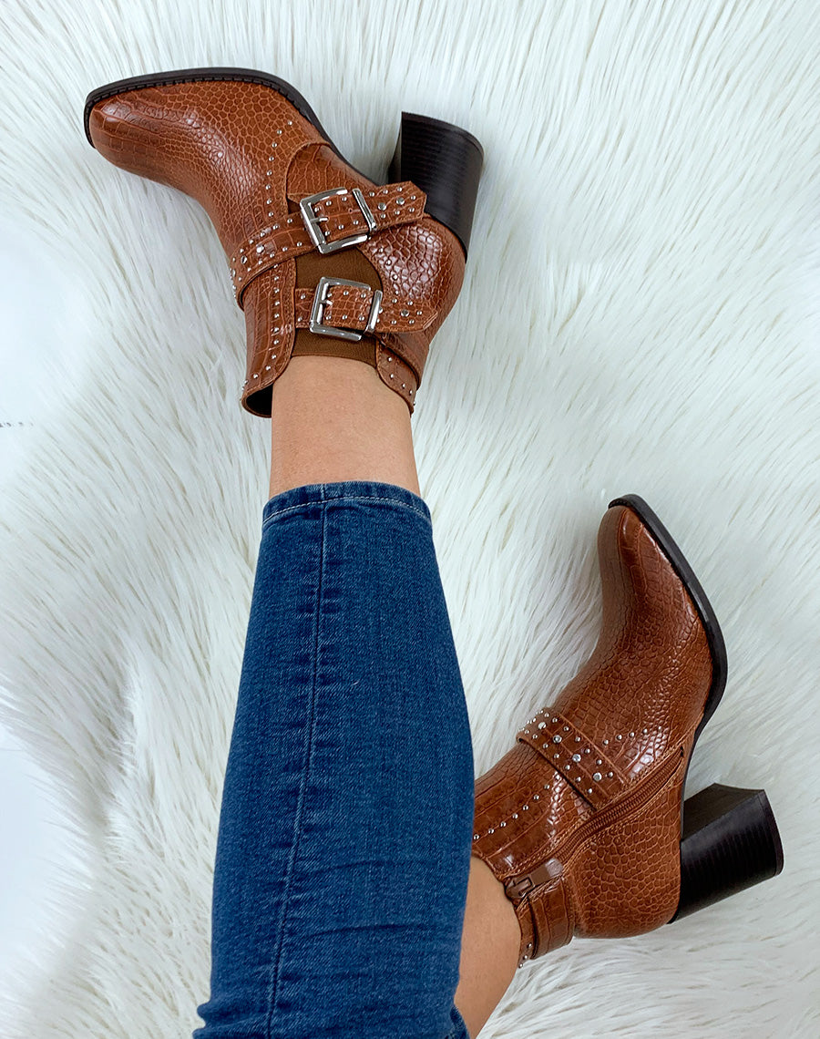Bottines à talon effet croco camel à bout carré