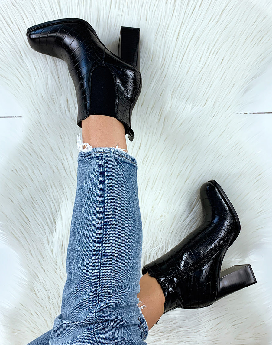 Bottines à talon effet croco noir à bout carré