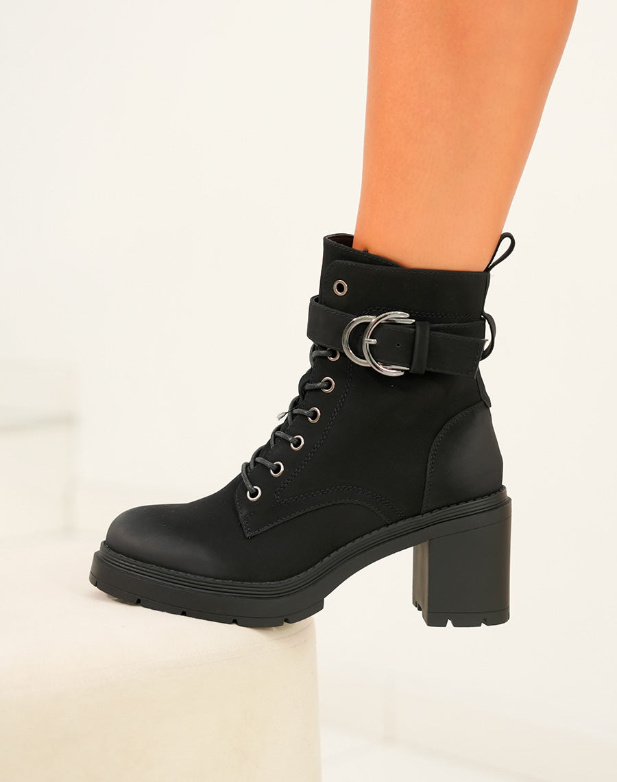 Bottines à Talon en Suédine Noires : Le Coup de Cœur Élégant de l'Hiver