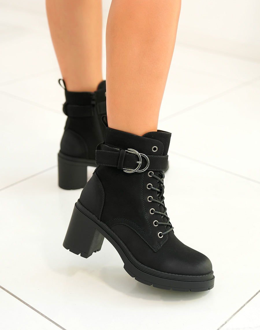 Bottines à Talon en Suédine Noires : Le Coup de Cœur Élégant de l'Hiver