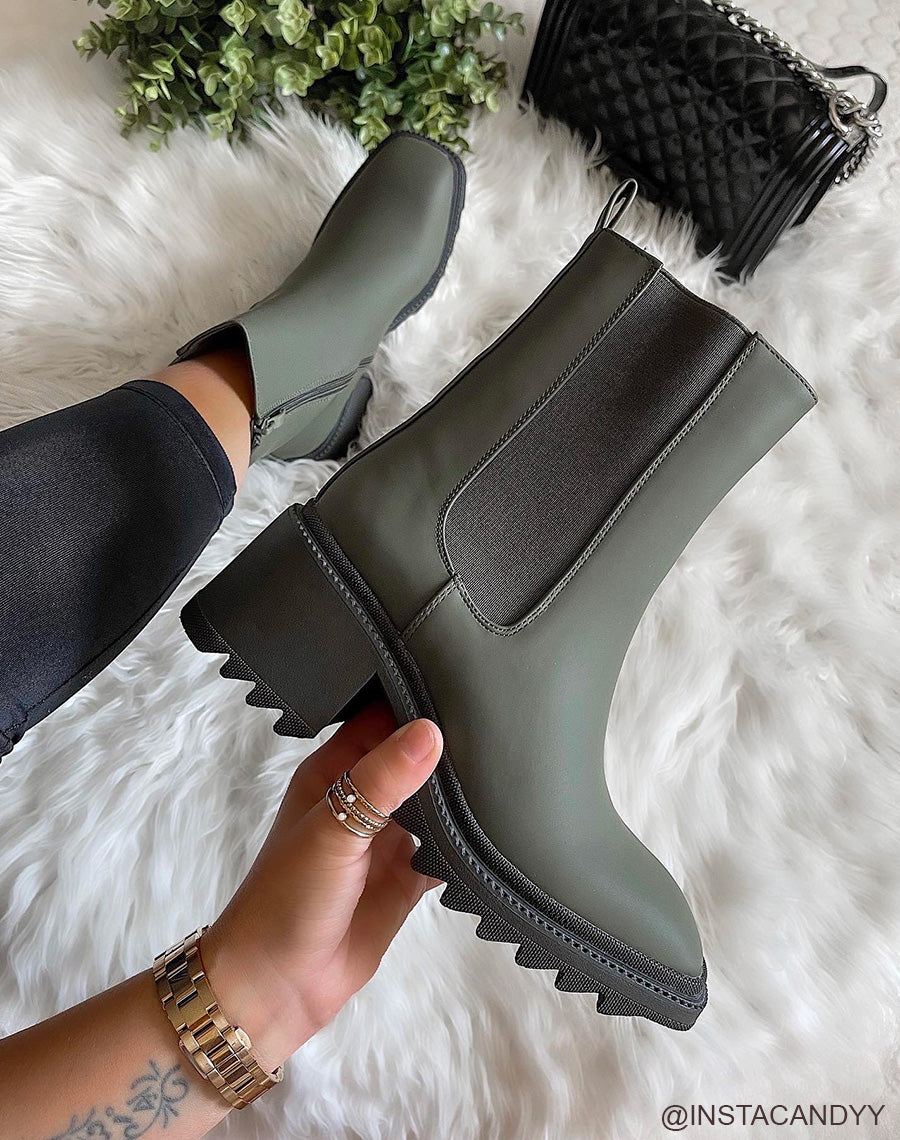 Bottines à talon kaki gommées à bout carré