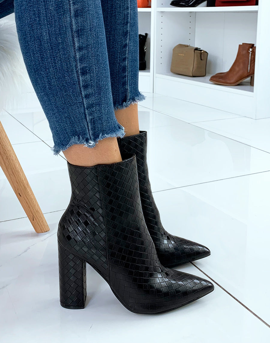 Bottines à talon noires et à bout pointu