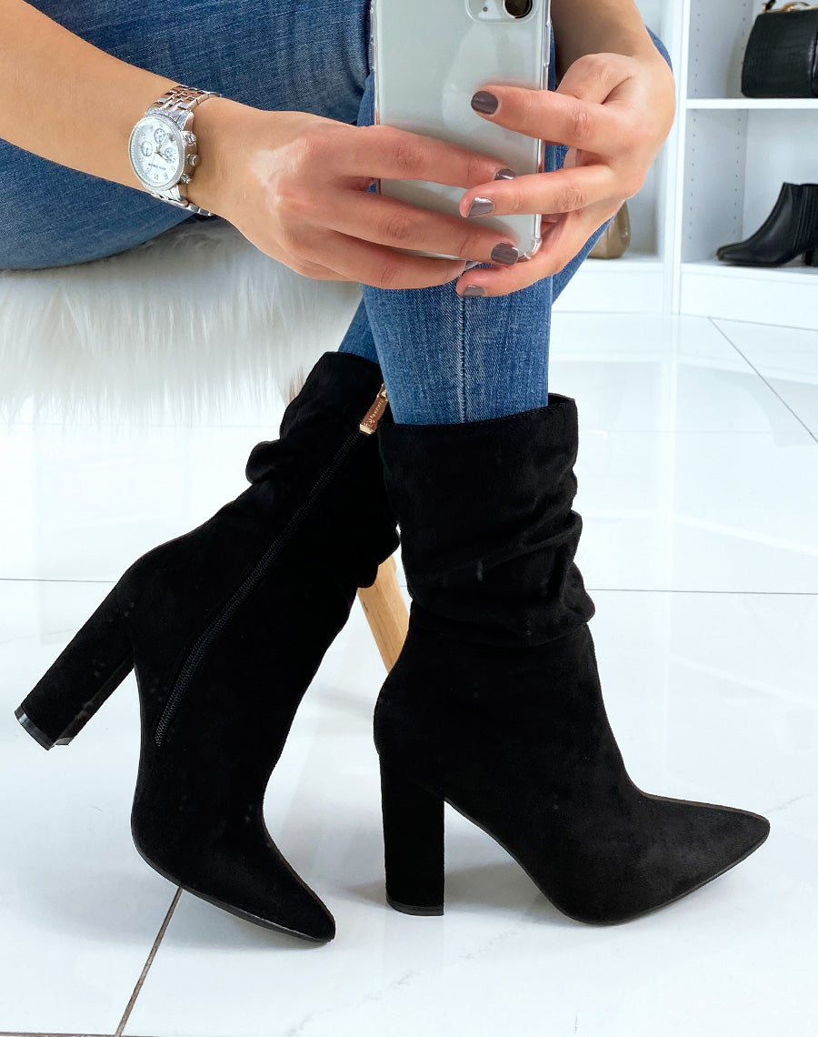 Bottines à talon noires plissées à bout pointu