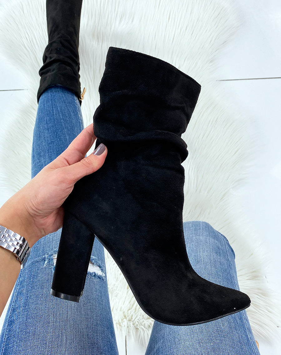 Bottines à talon noires plissées à bout pointu