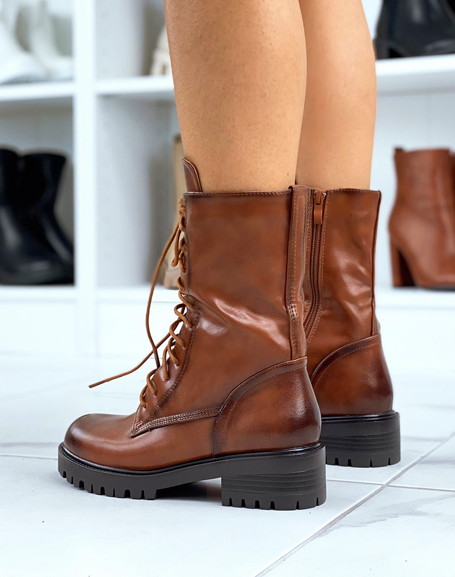 Bottines à talons camel à lacets