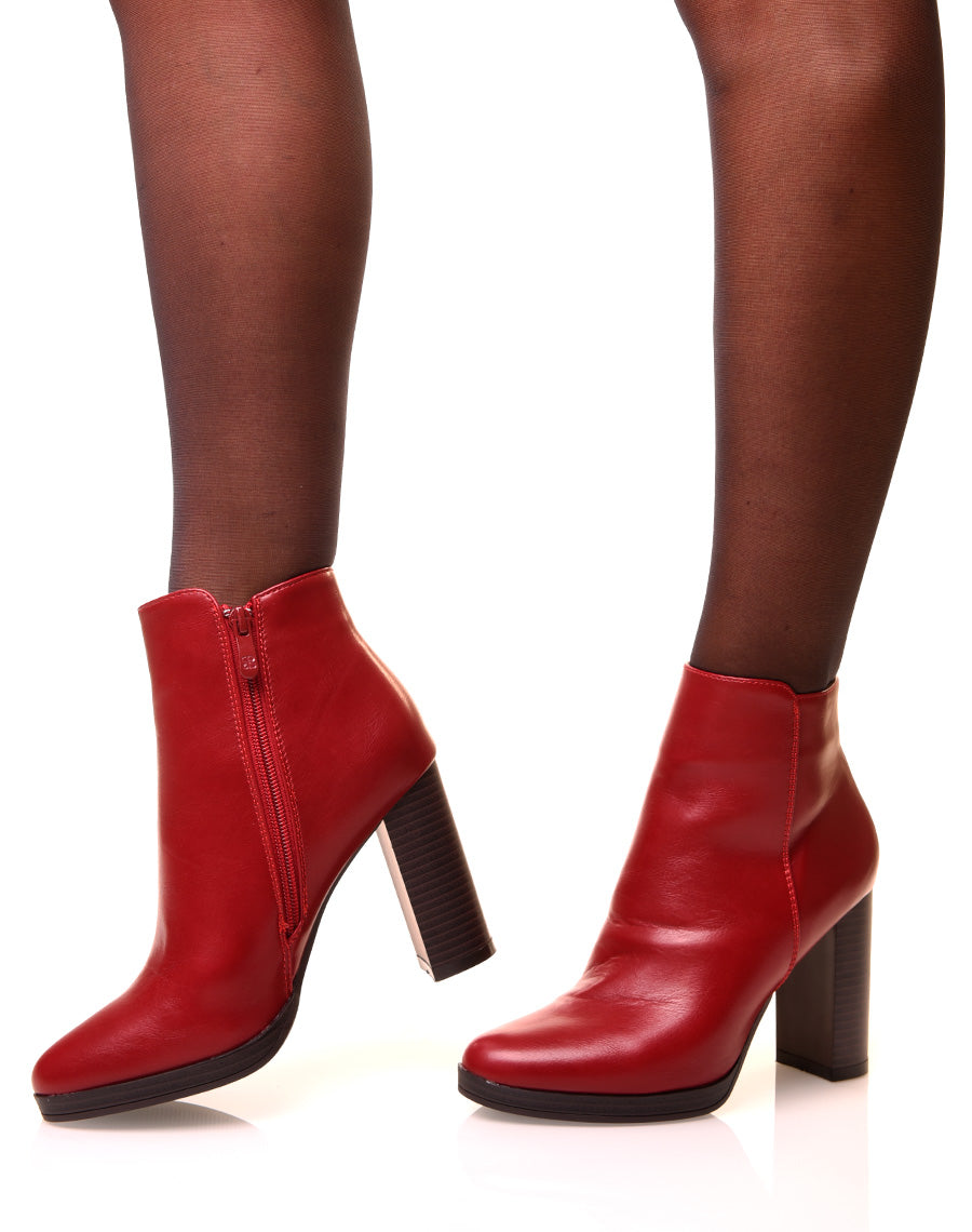 Bottines à talons carrés bordeaux