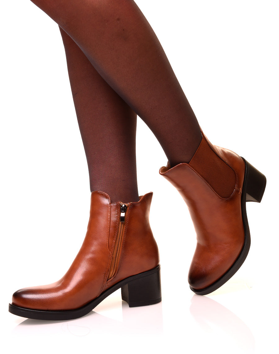 Bottines à talons carrés camel