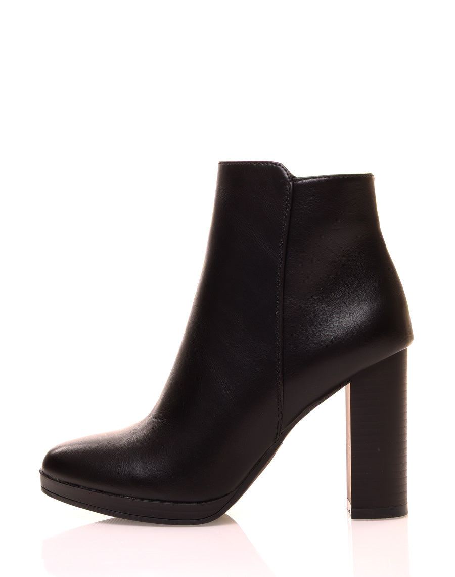 Bottines à talons carrés noires