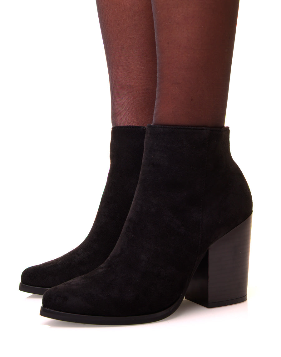 Bottines à talons et à bout pointu en suédine