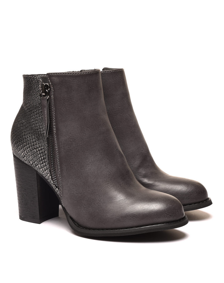 Bottines à talons grises avec motifs python