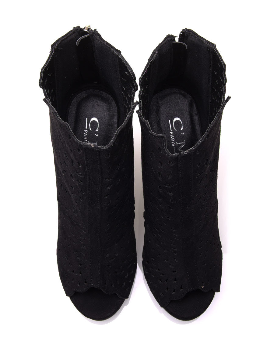 Bottines à talons noires ajourées en suédine