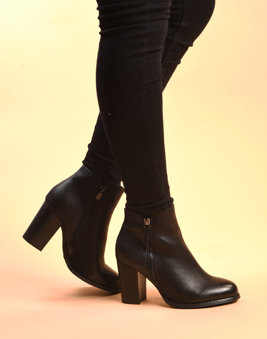 Bottines à talons noires avec motifs python