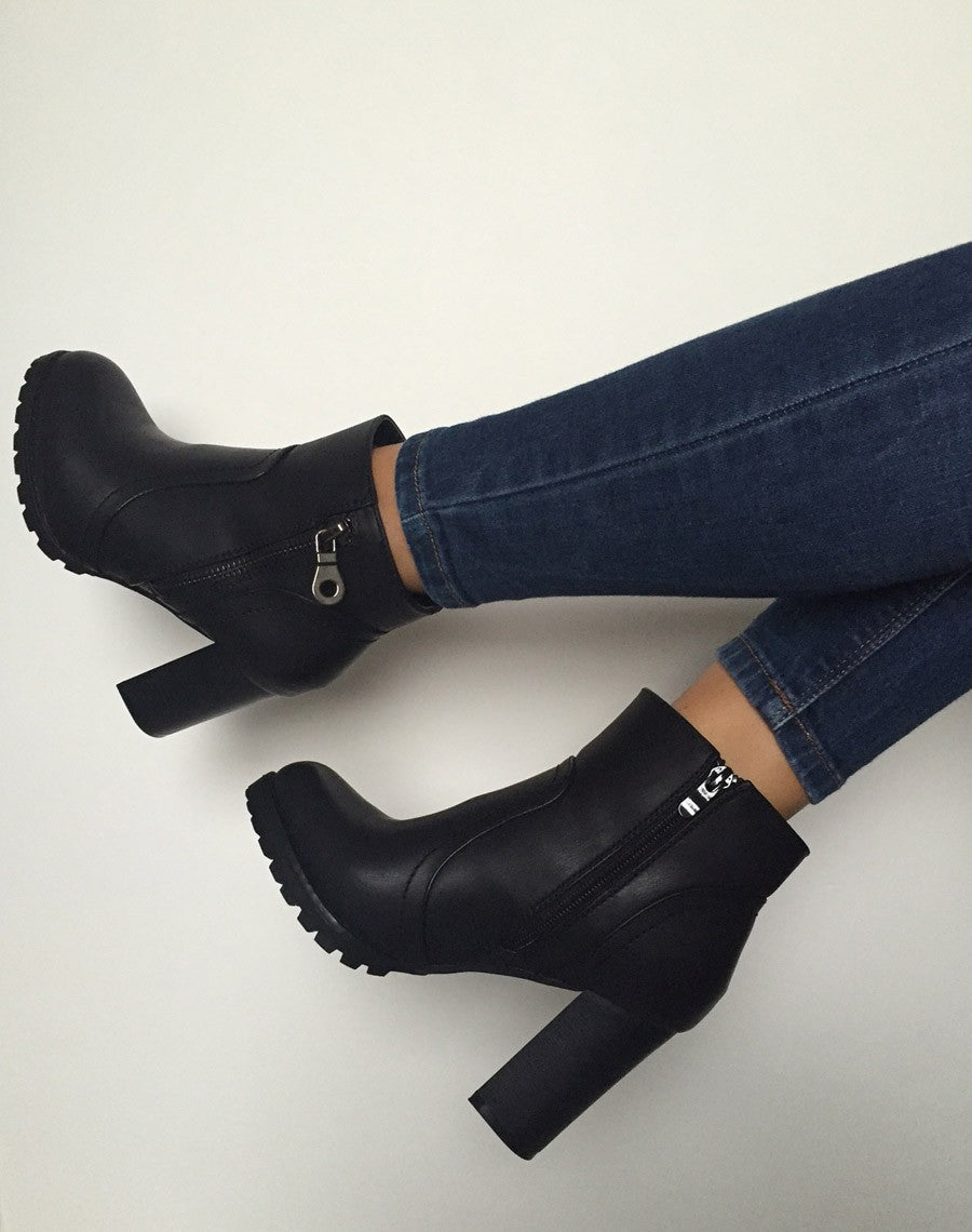 Bottines à talons noires hautes