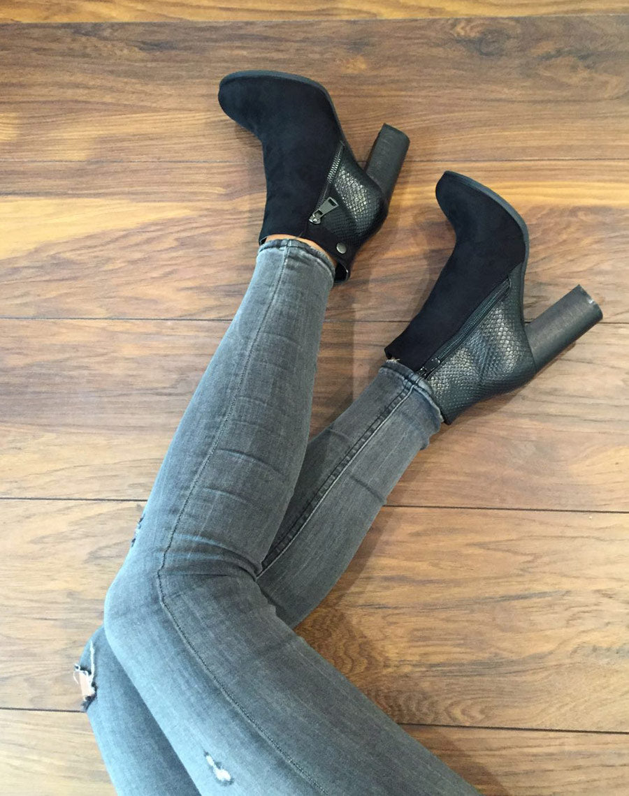 Bottines à talons noires & motif python