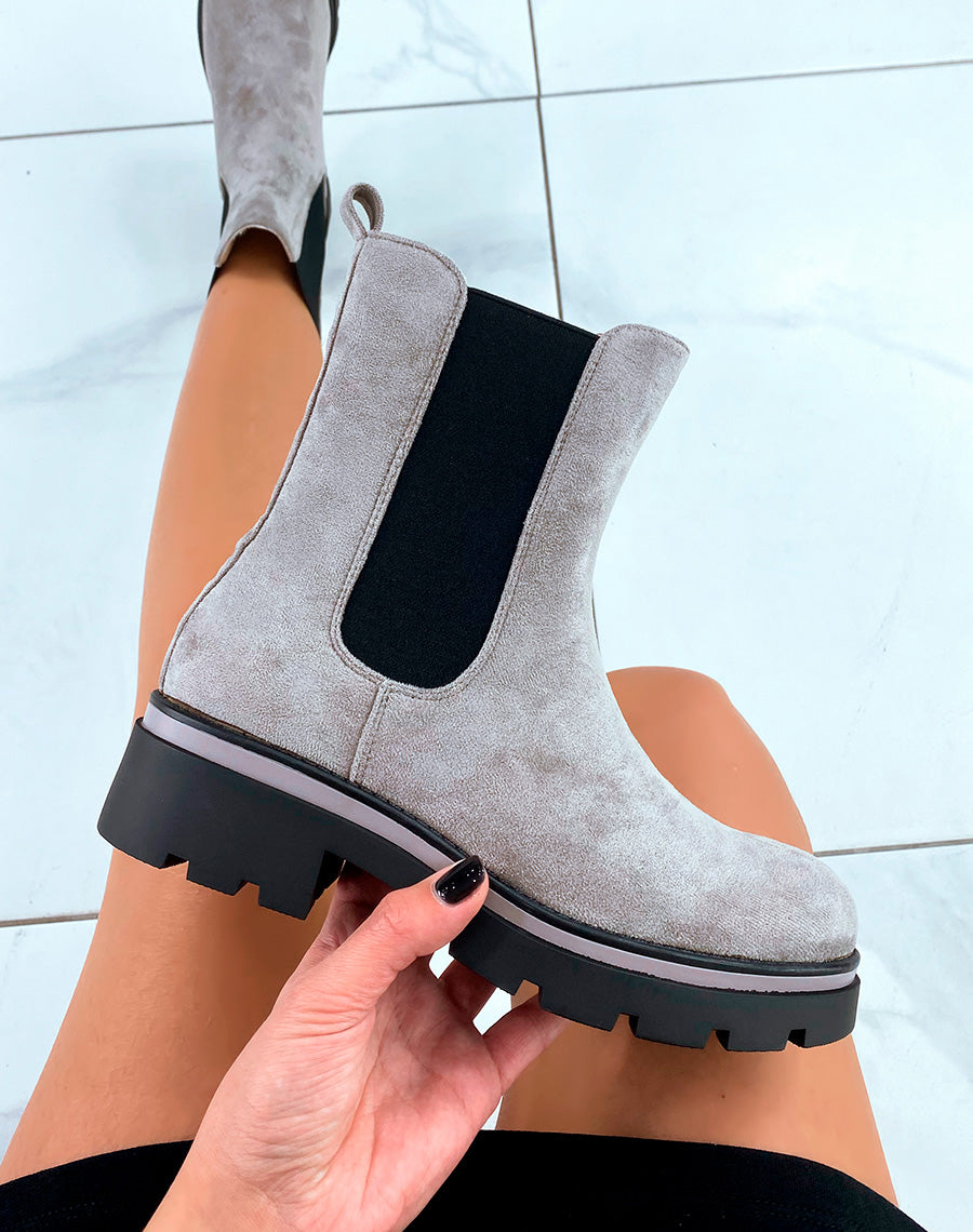 BOTTINES TAUPE EN SUÉDINE STYLE CHELSEA MONTANTES AVEC SEMELLE CRANTÉE