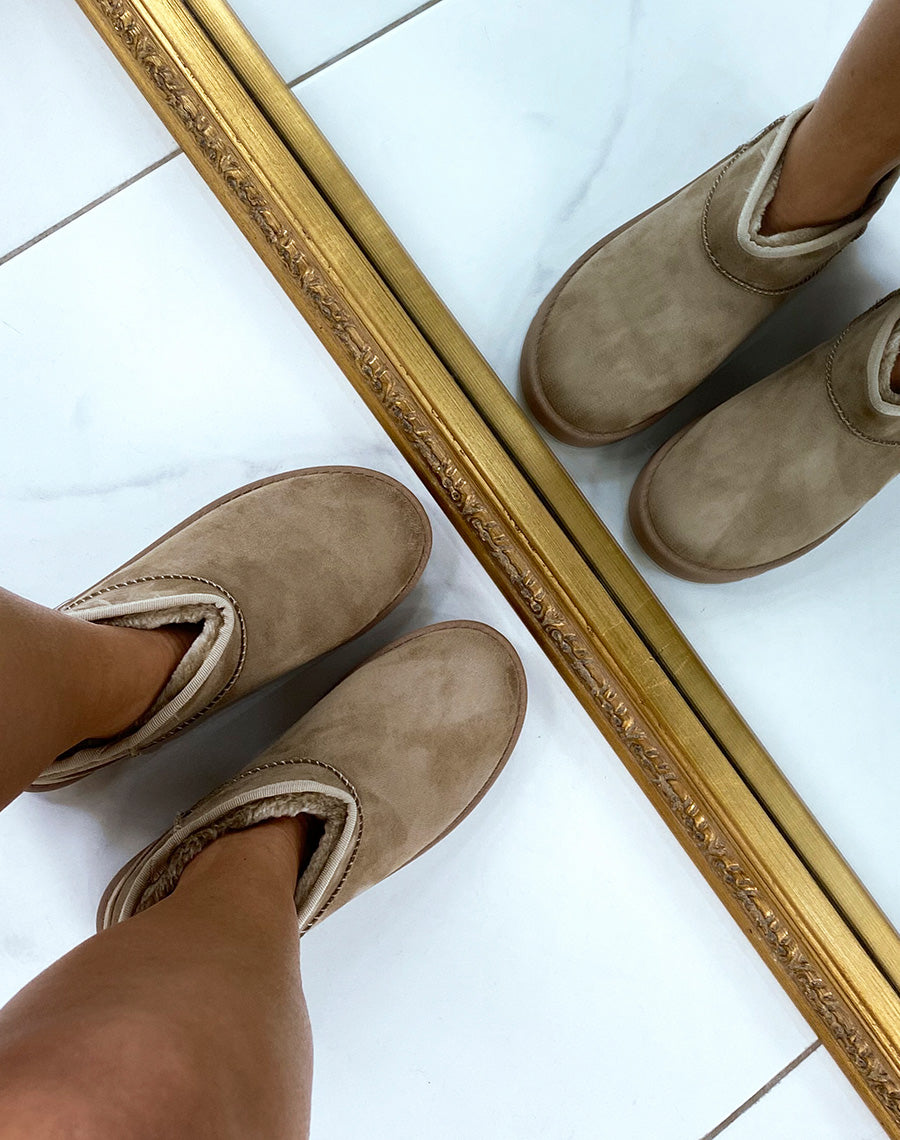 Bottines taupe fourrées en suédine
