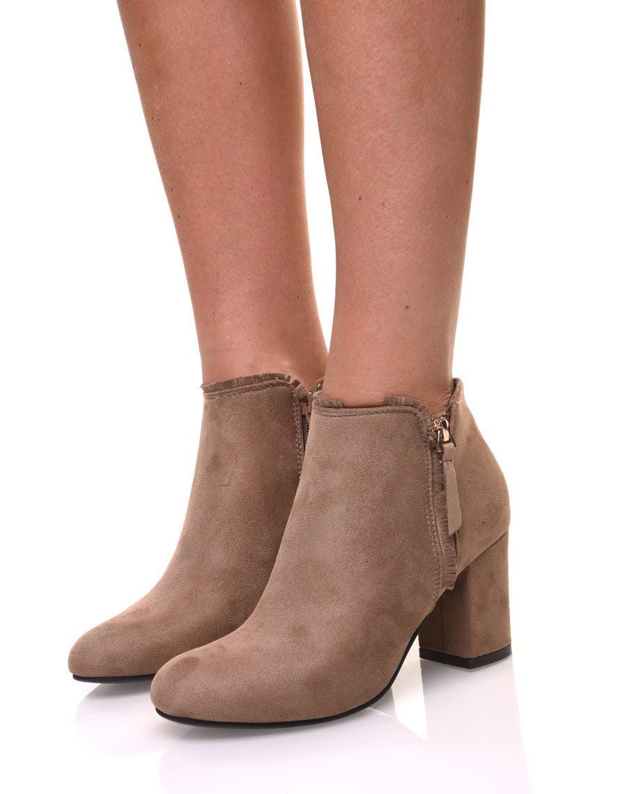 Bottines taupes à petit talon