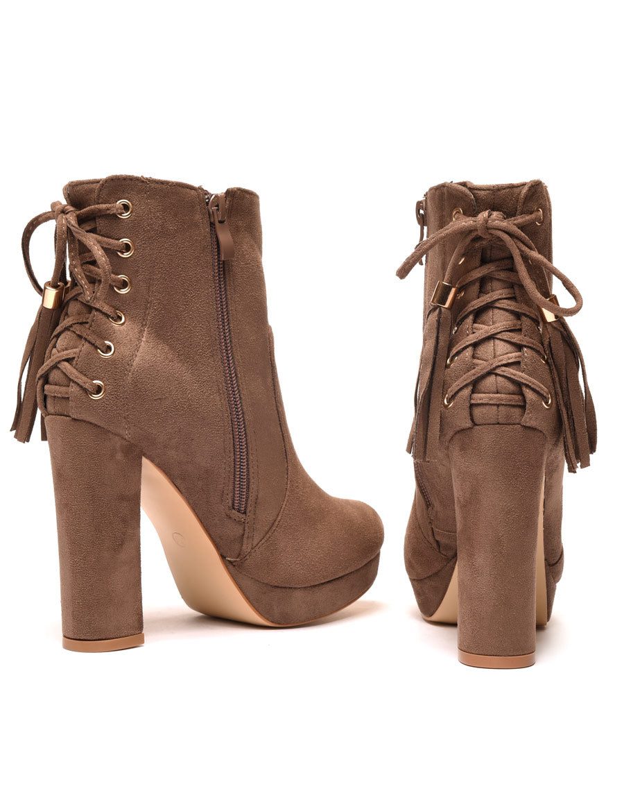 Bottines taupes à talons hauts et plateforme