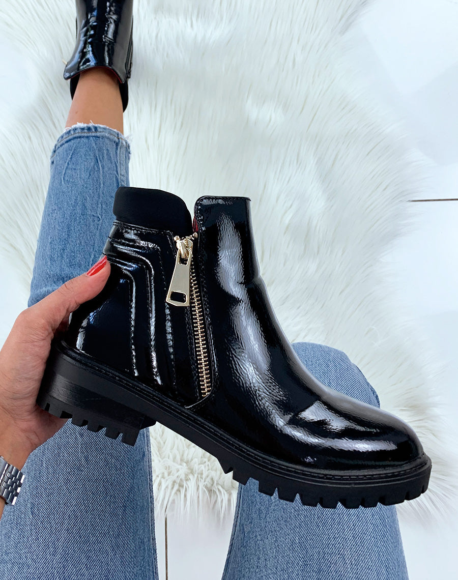 Bottines vernies noires à œillets dorées