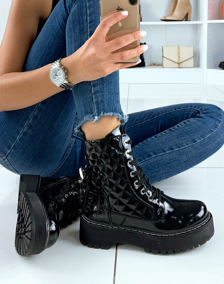 Bottines vernies noires matelassées à grosse plateforme