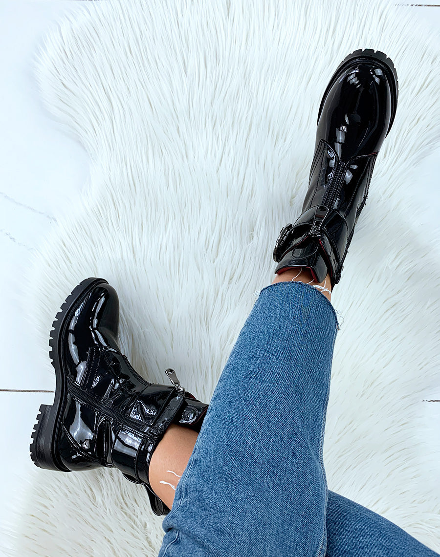 Bottines vernies noires montante croco à détail boucle