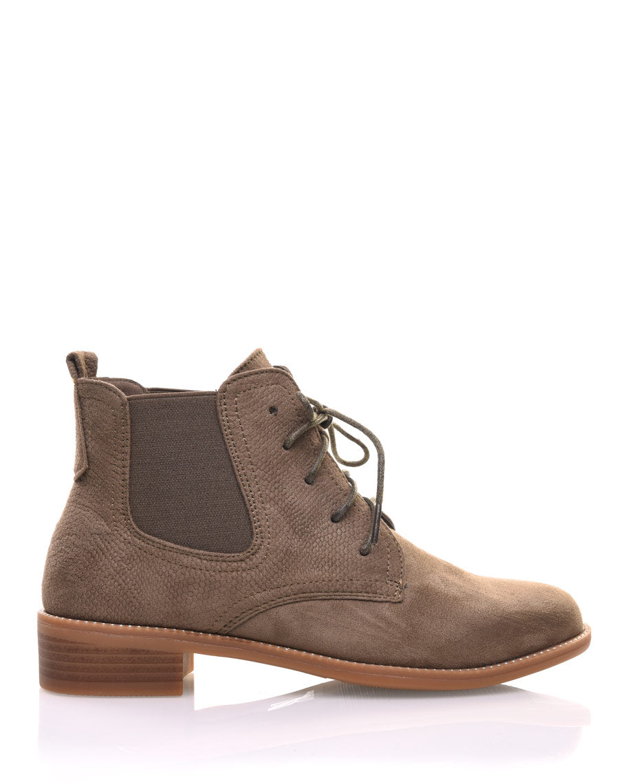 Bottines vertes en suédines et à lacets
