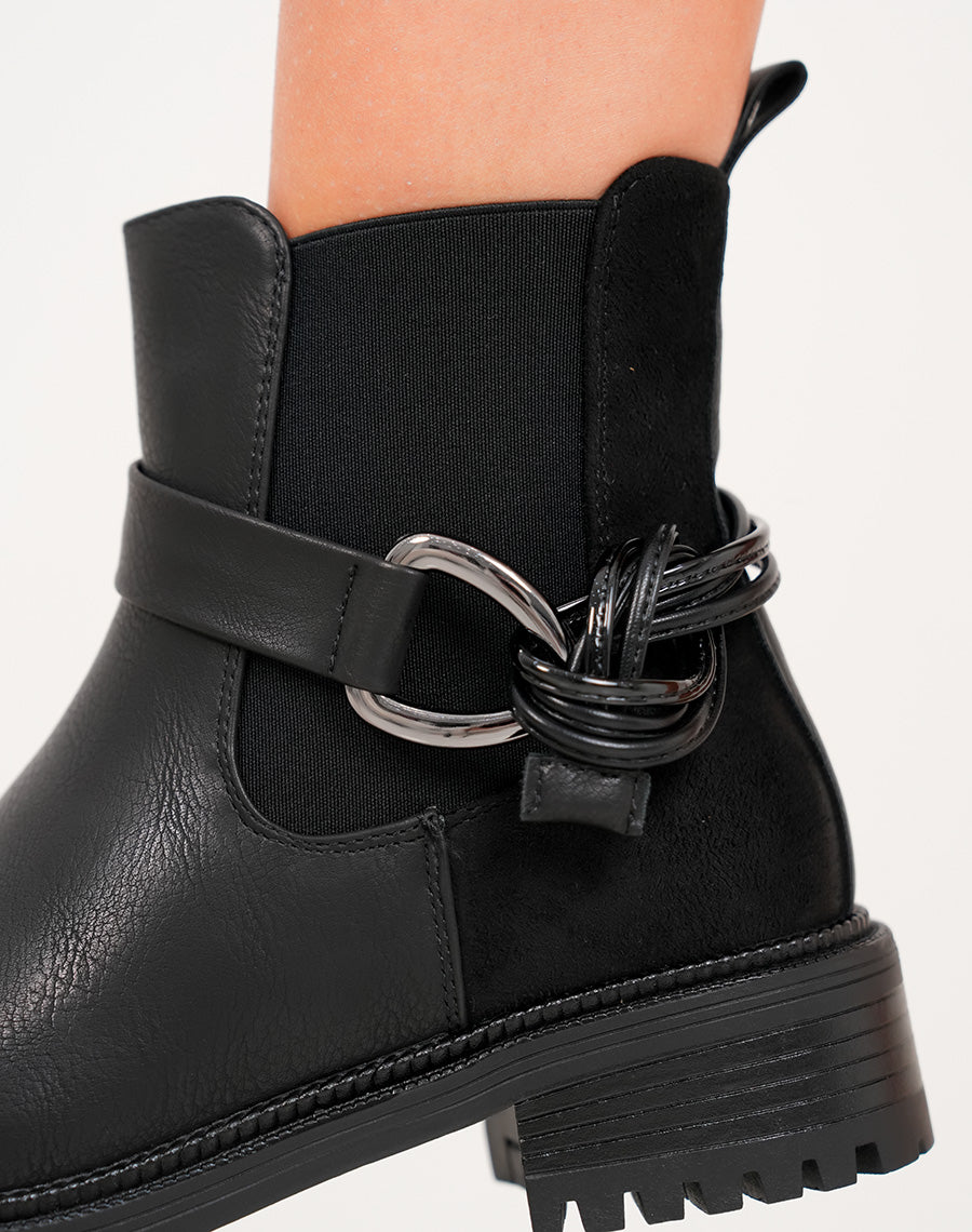 Charme & Durabilité : Bottines Chelsea Noires avec Sangle Nouée