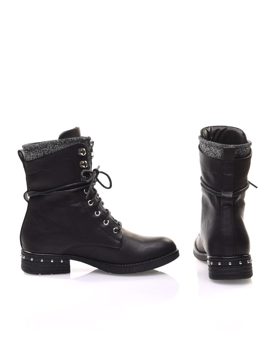 Chaussures montantes à lacets noires