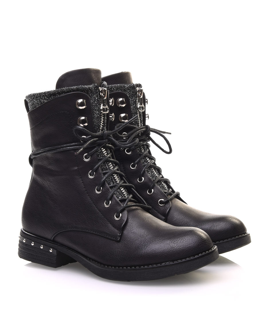 Chaussures montantes à lacets noires