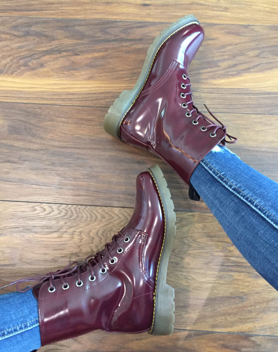 Chaussures montantes vernis bordeaux