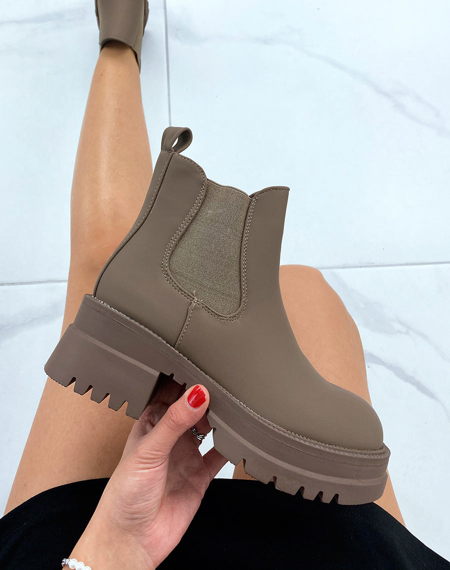 Chelsea boots basses marron gommé