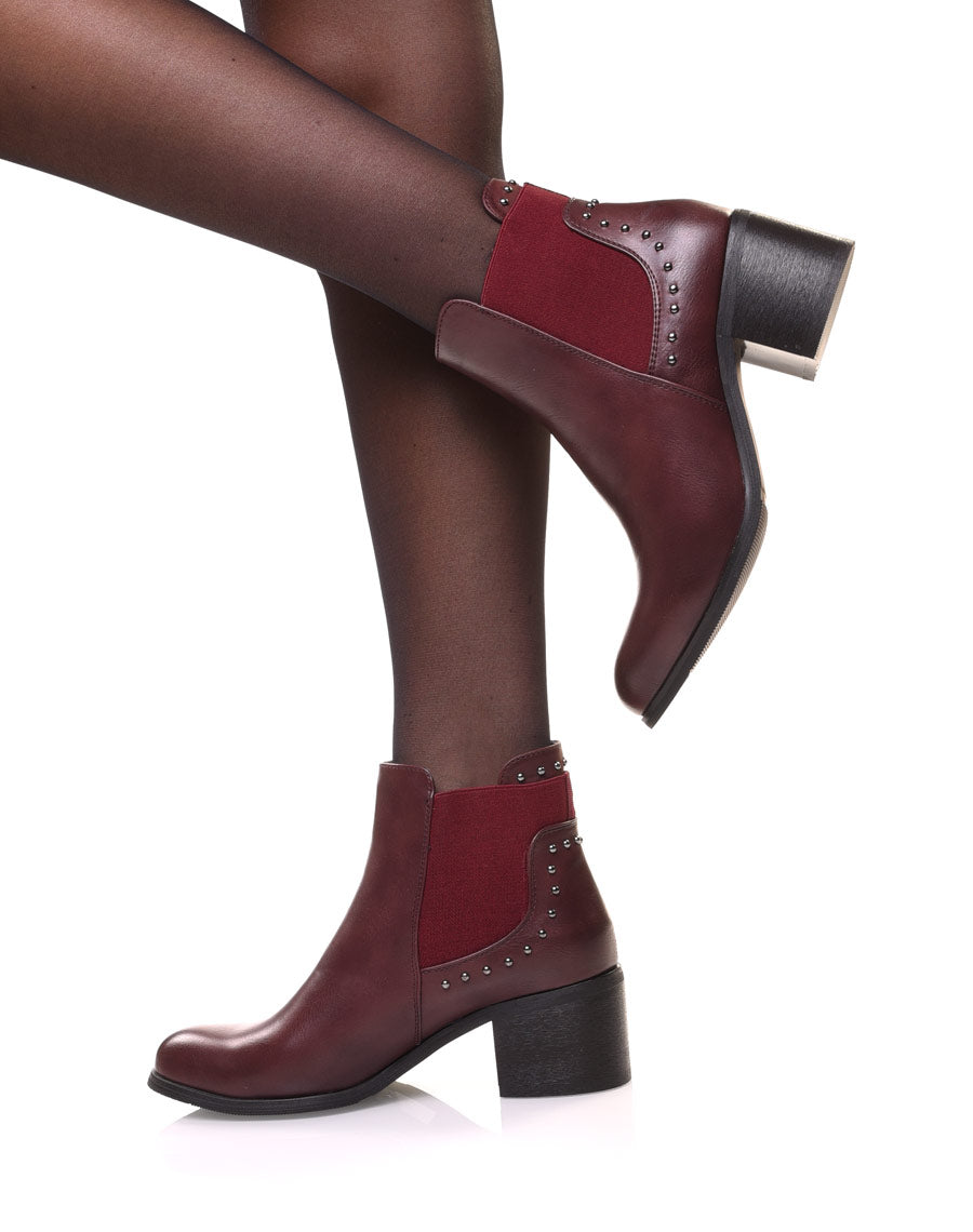 Chelsea boots bordeaux cloutés à petits talons