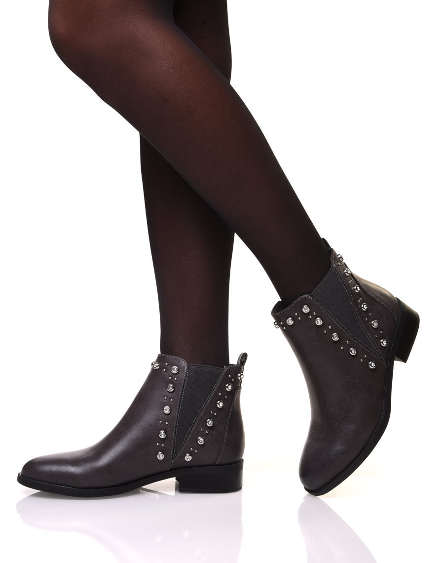 Chelsea boots grises ornées de strass