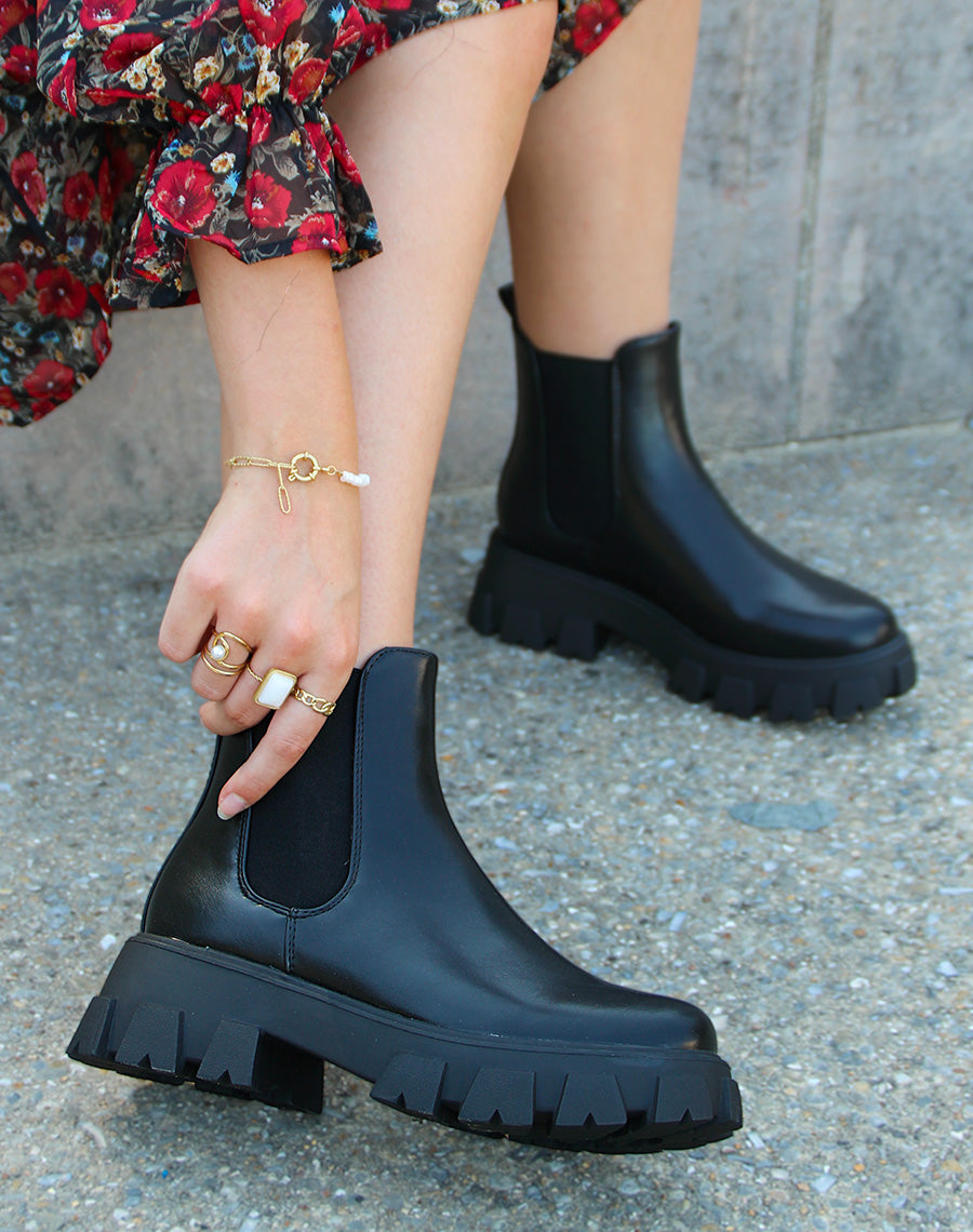 Chelsea boots noires à grosse semelle épaisse et crantée