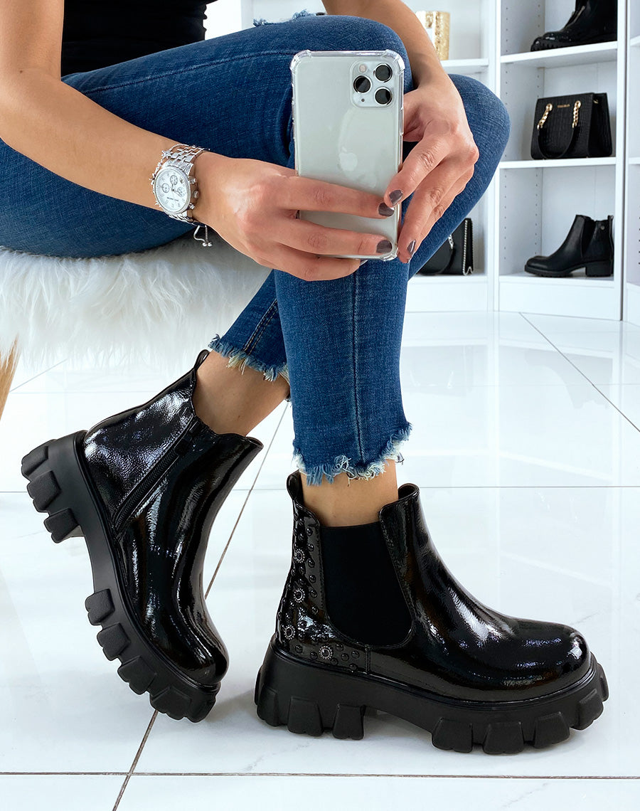 Chelsea boots noires vernies à ornements et semelles crantées
