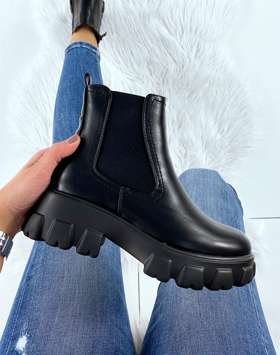 Chelsea noires à semelle crantée