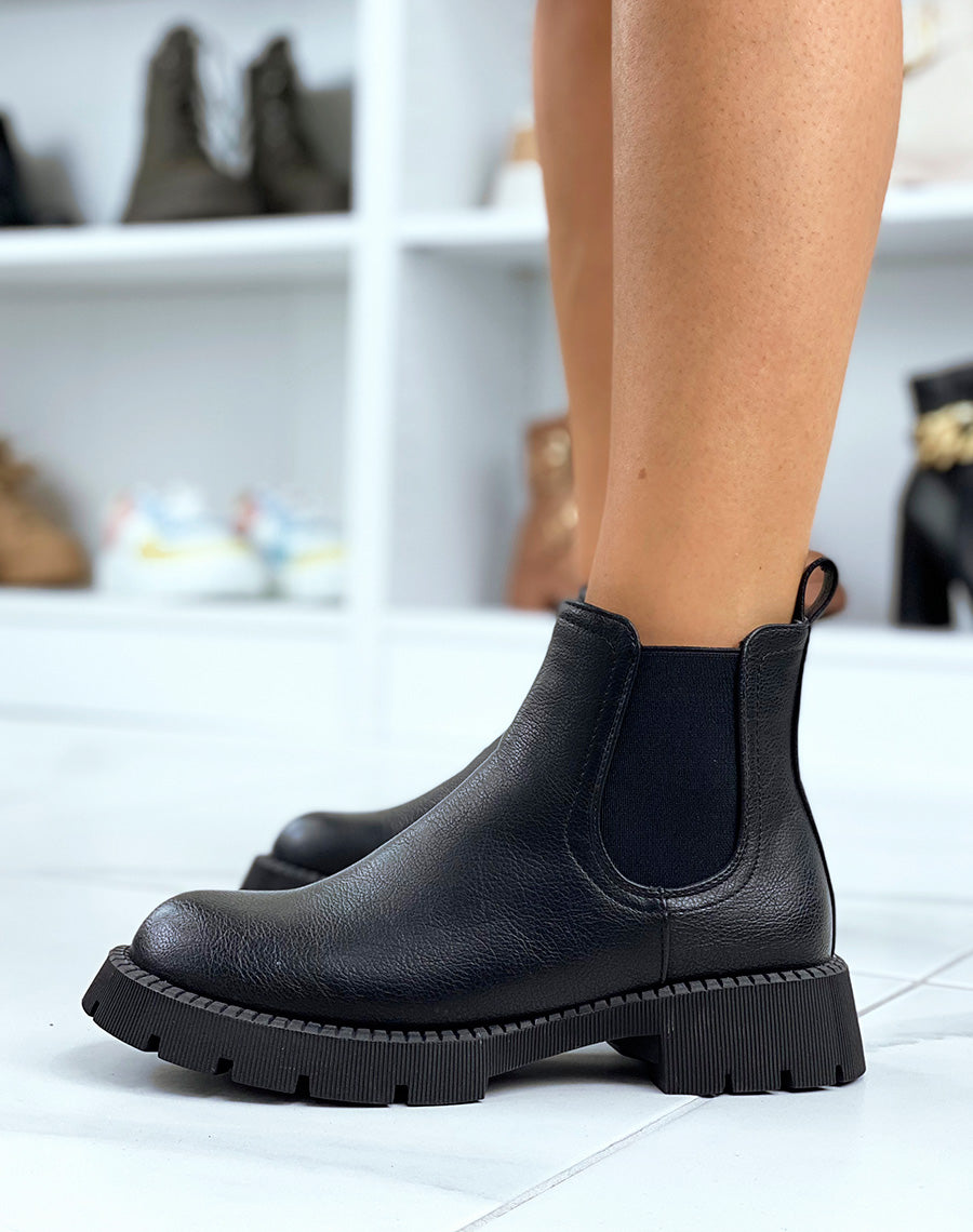 Chelsea noires à semelle épaisse et détaillée