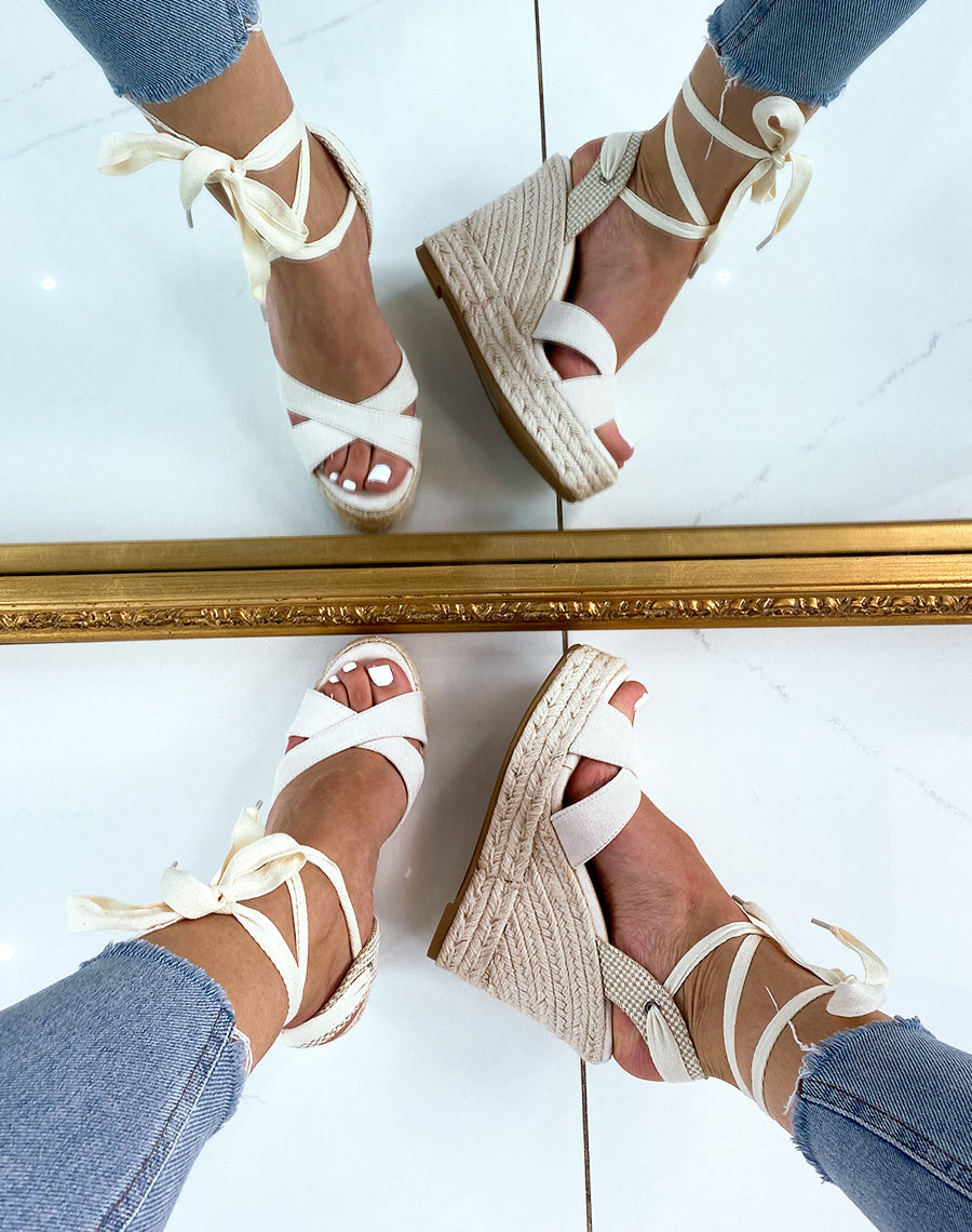 Compensée beige en suédine