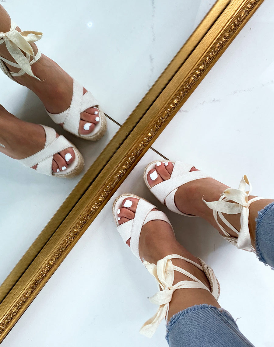 Compensée beige en suédine