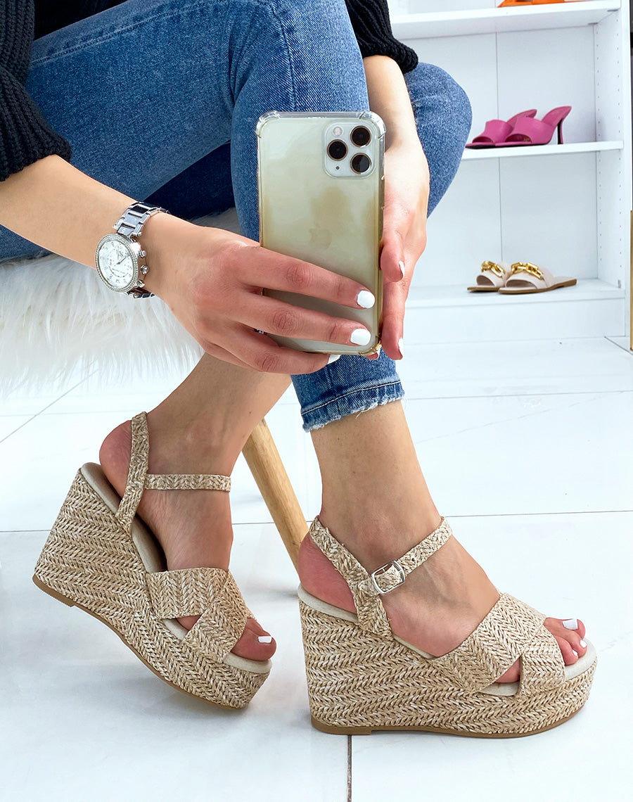 Compensée beige foncé à brides et semelle tressée
