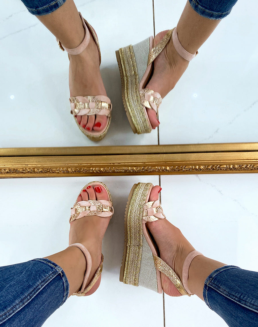 Compensée rose à détails dorées