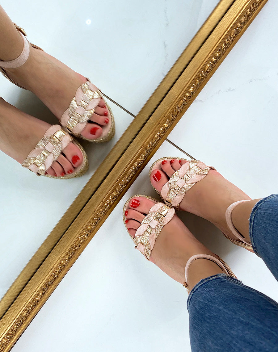 Compensée rose à détails dorées